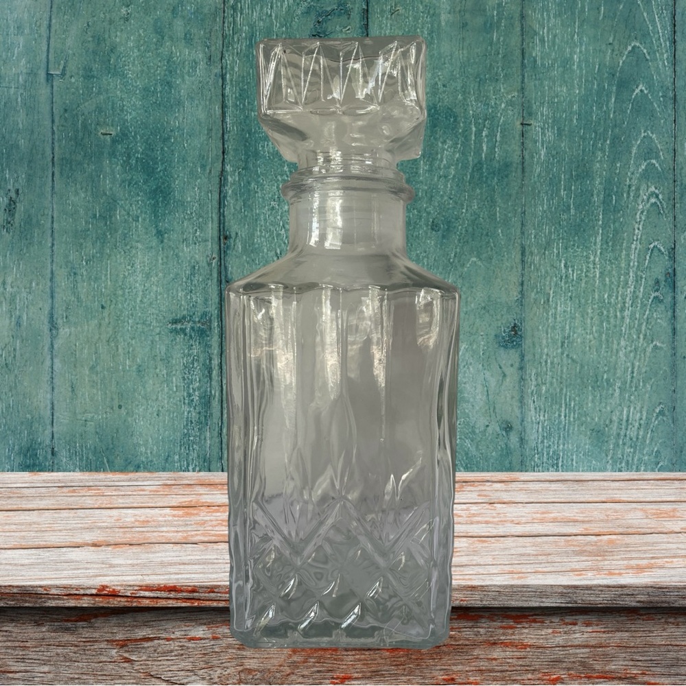 Vtg Diamond Crystal Cut Glass Whiskey Liquor Decanter & Square Stopper
